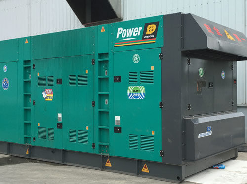 施秉升级发电机组的过程中需要注意哪些安全事项？