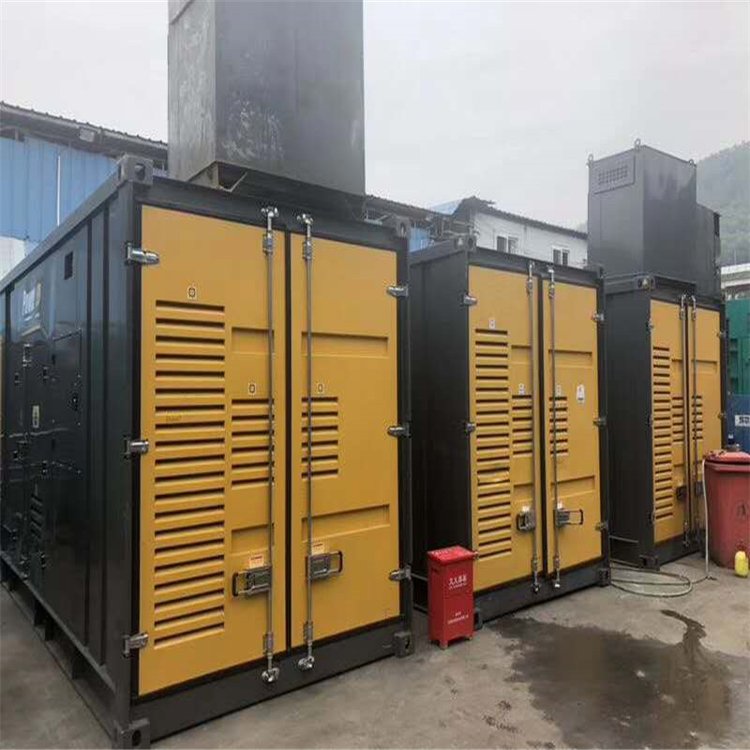 施秉温度变化对不同类型欠压保护装置的可靠性影响有何差异？