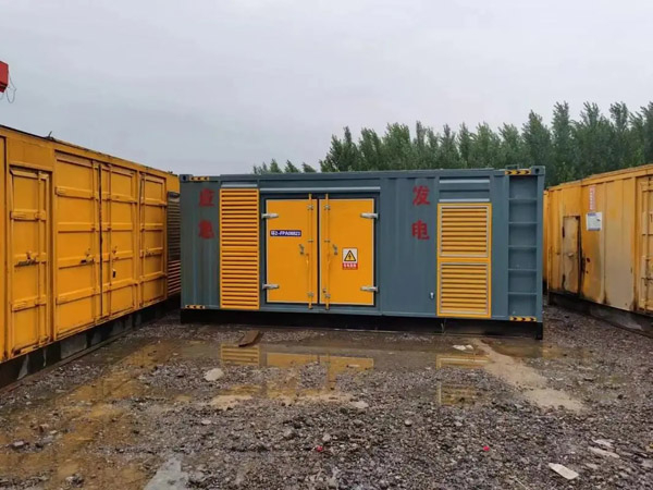 施秉柴油发电机如何判断干式空气滤清器是否需要更换？