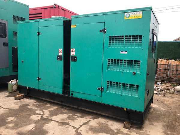 施秉怎样合理控制磷酸铁锂蓄电池的充放电倍率以延长其使用寿命？