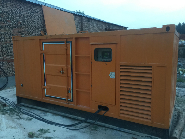 施秉发电机组长期使用中，电缆线的敷设路径有哪些要求？